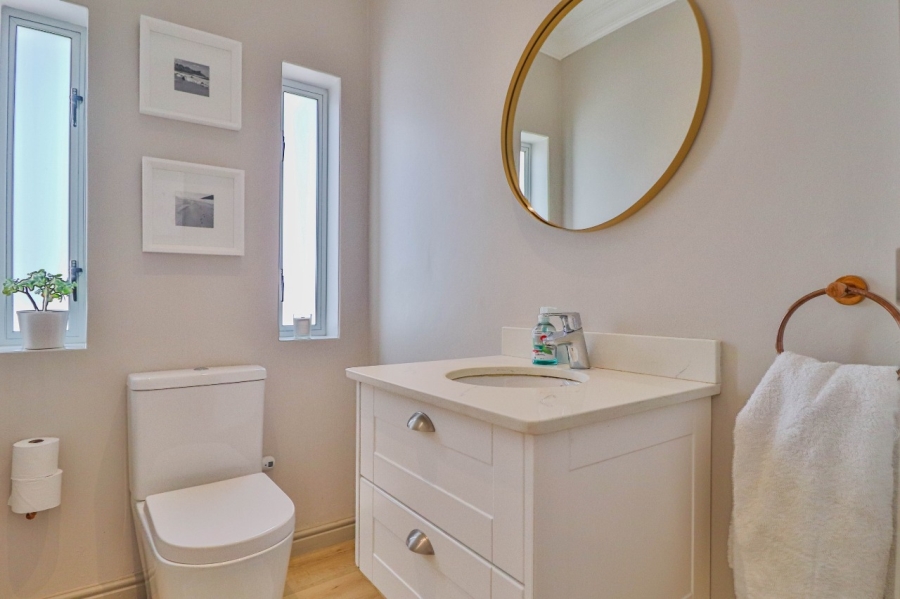 4 Bedroom Property for Sale in Hartenbos Heuwels Western Cape